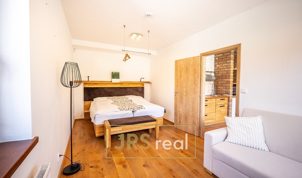 Prodej ubytovacího objektu 530 m², Kurdějov – náhled fotky 10