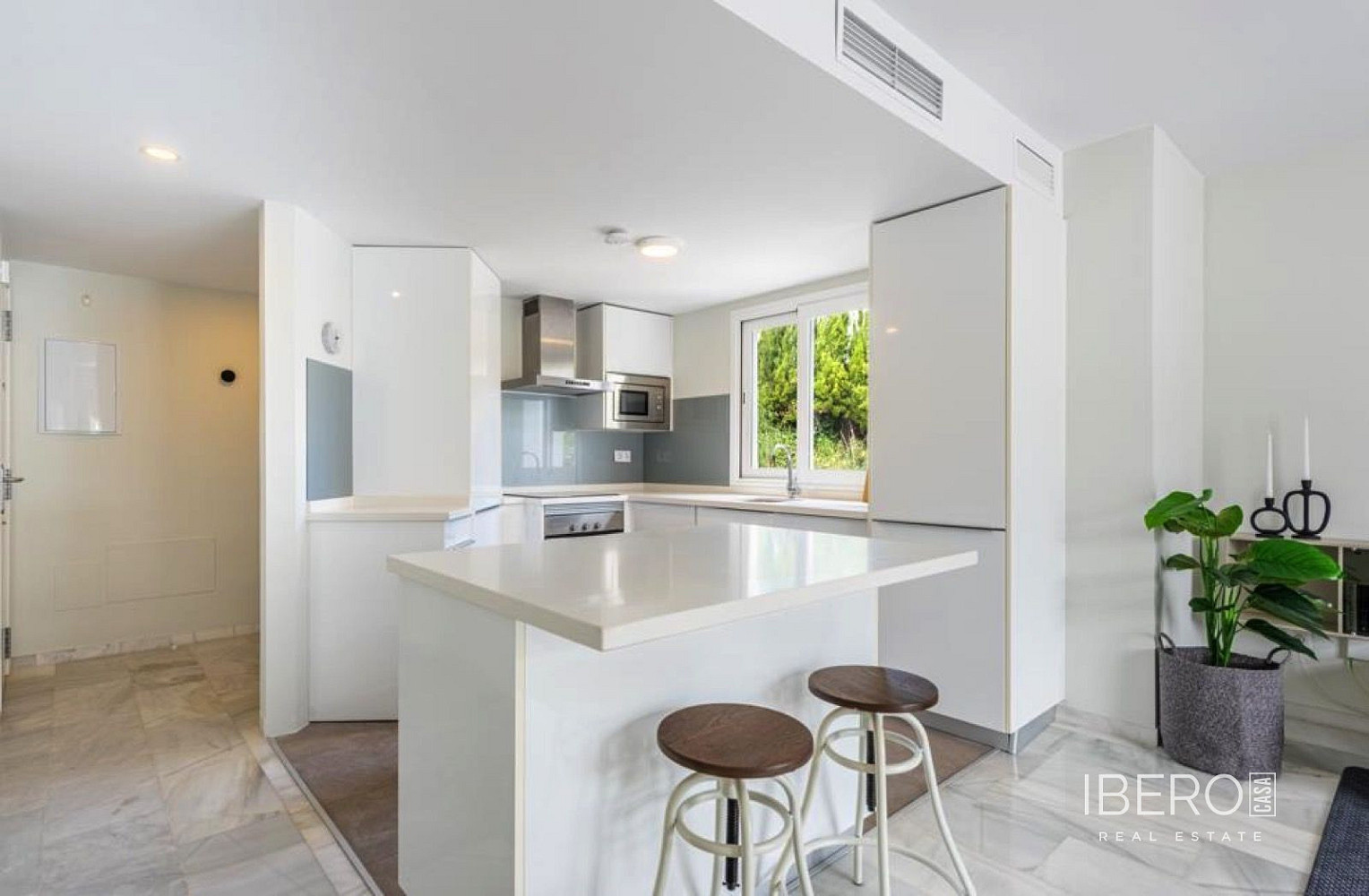 Piso 3+kk – Marbella, Nueva Andalucía - Vista 4