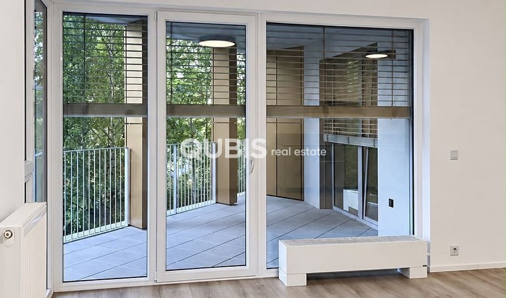 Pronájem bytu 2+kk 82 m², Praha – náhled fotky 3