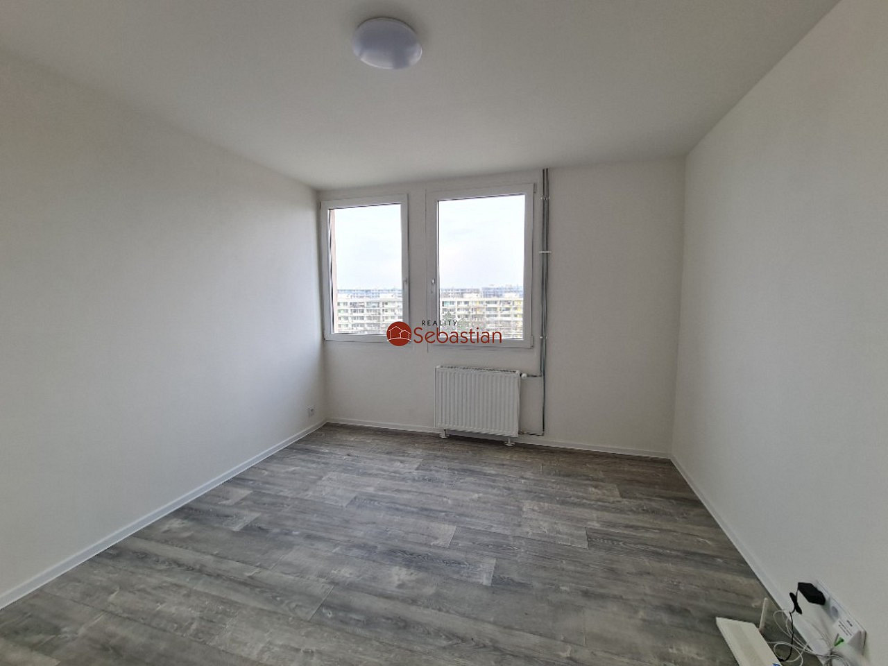 Pronájem bytu 2+1 37 m² – fotografie 3