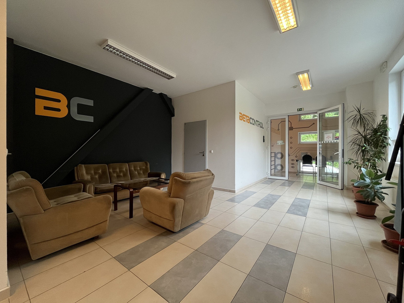Pronájem kanceláře 57 m² – fotografie 3