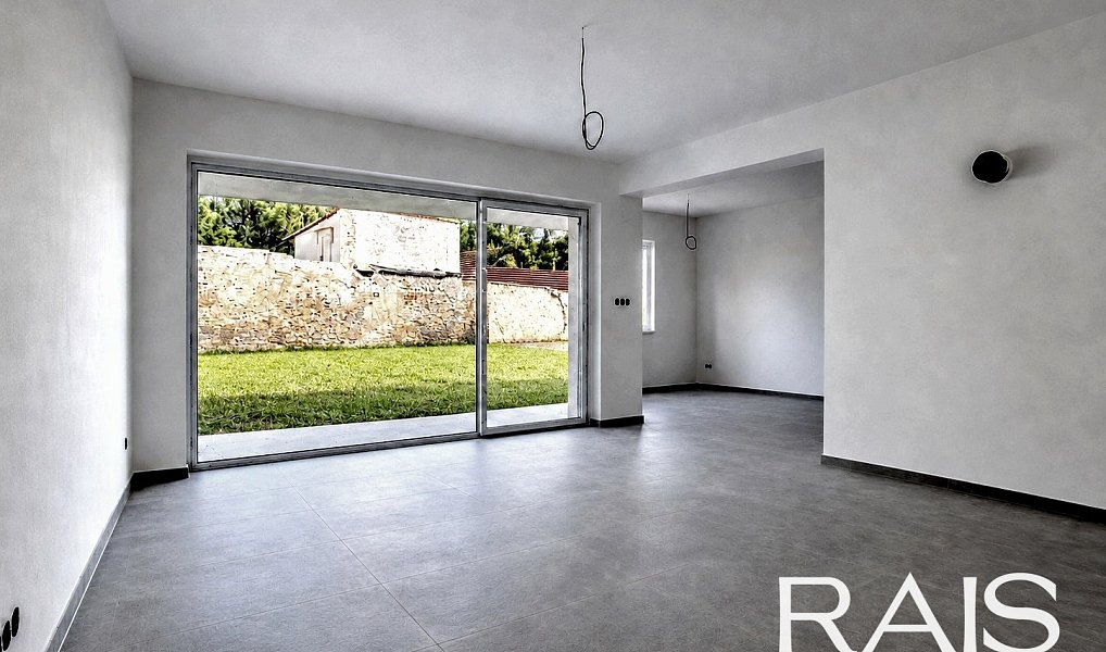 Prodej domu 195 m² s pozemkem 215 m², Holasice – náhled fotky 13