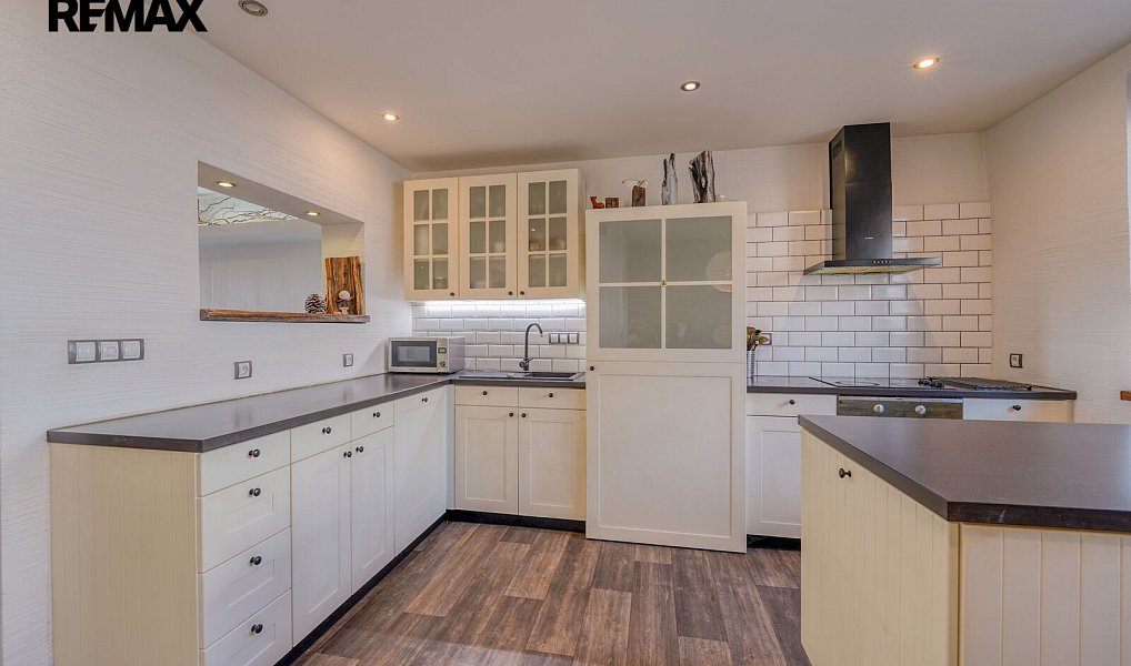 Prodej domu 230 m² s pozemkem 1 093 m², Zbůch – náhled fotky 4