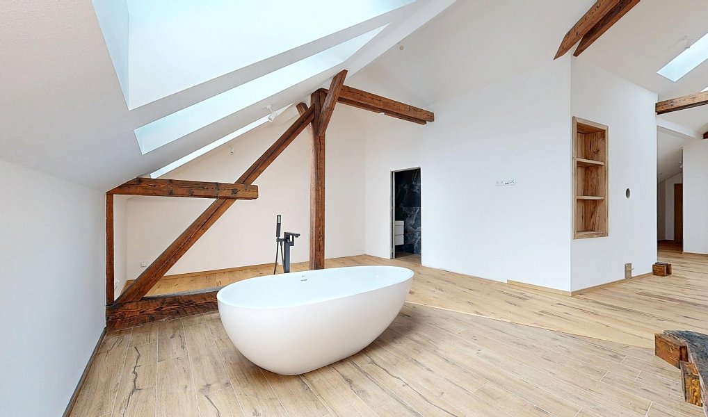 Pronájem bytu atypického 121 m², Jindřichův Hradec – náhled fotky 15