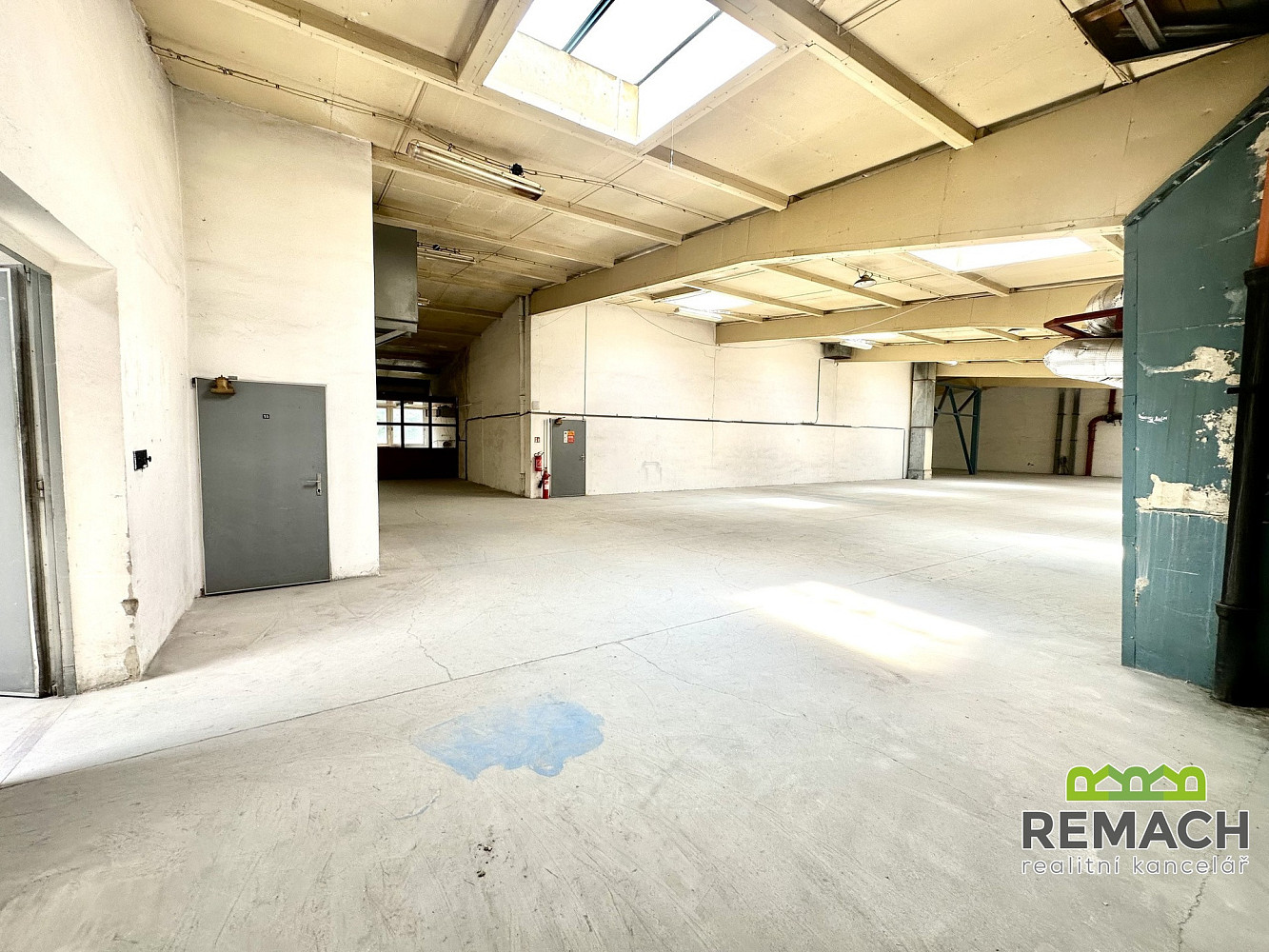Pronájem skladovacích prostor 1 123 m² – fotografie 4