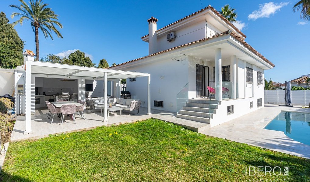 Prodej rodinného domu, 379 m², Atalaya