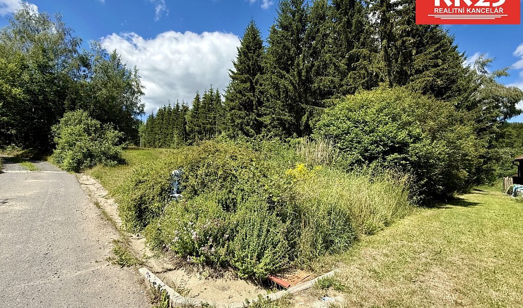 Prodej zahrady 1 072 m², Valy – náhled fotky 9