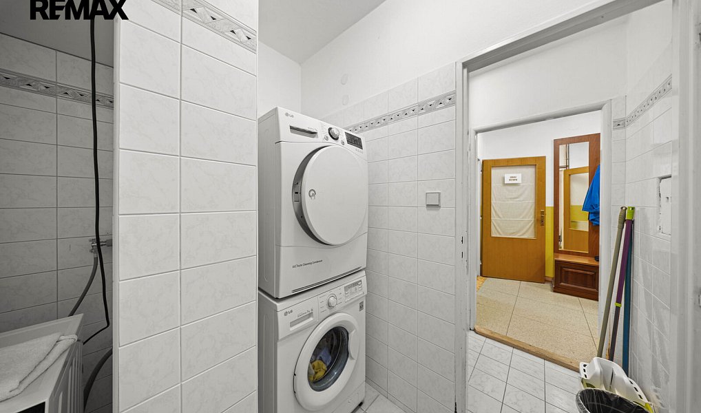 Prodej domu 361 m² s pozemkem 1 042 m², Kolín – náhled fotky 14