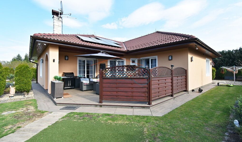 Prodej domu 137 m² s pozemkem 1 035 m², Pětihosty – náhled fotky 2