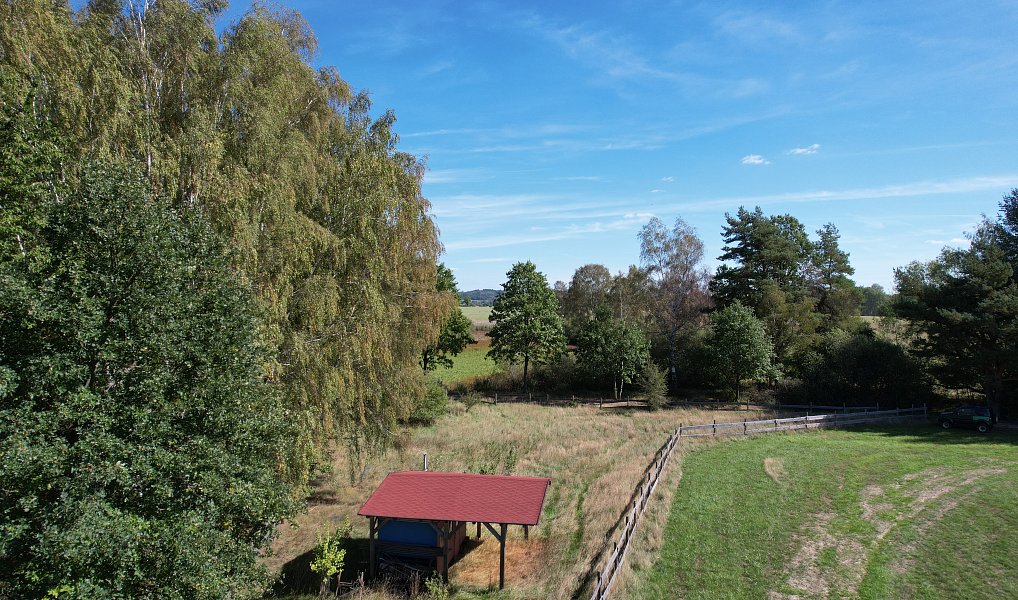Prodej pozemku 1 427 m², Bor – náhled fotky 3