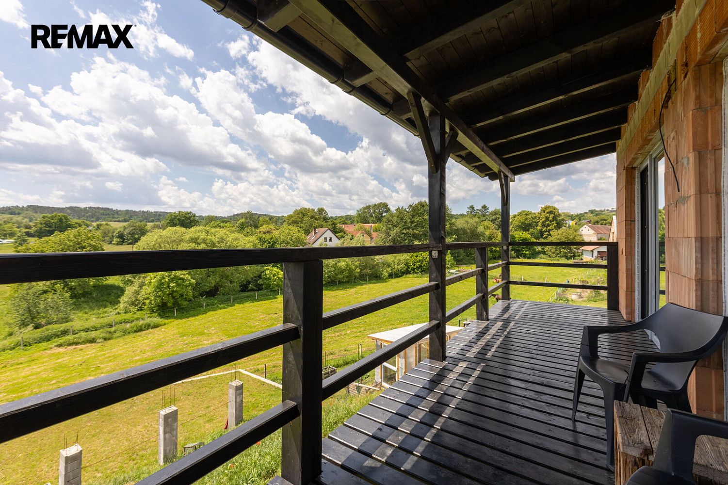 Prodej domu 178 m² s pozemkem 901 m² – fotografie 2