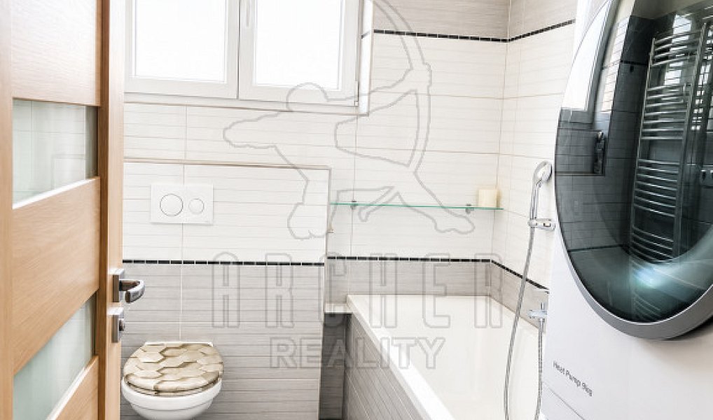 Prodej bytu 3+kk 365 m², Polerady – náhled fotky 2