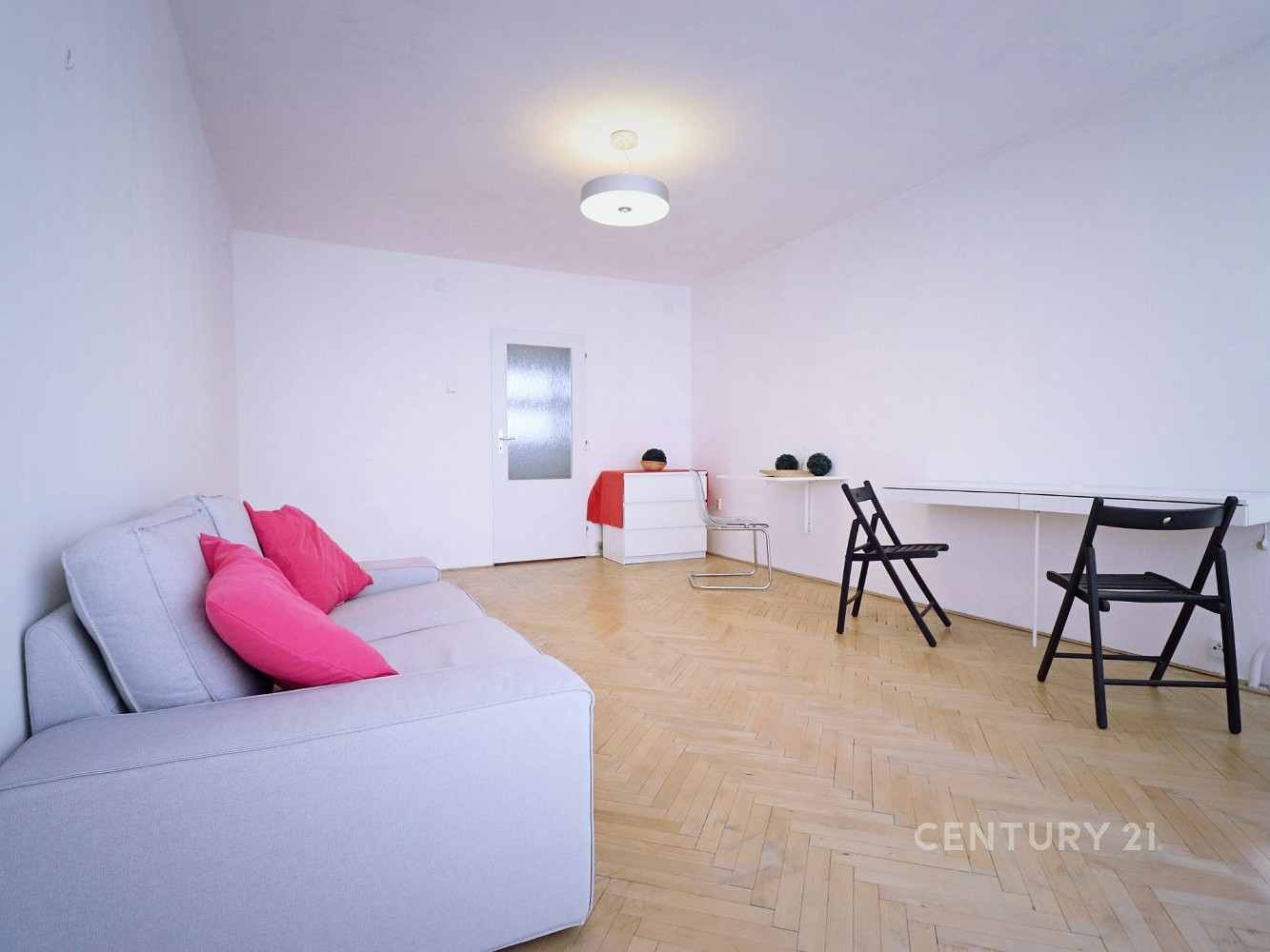 Pronájem bytu 1+1 37 m²