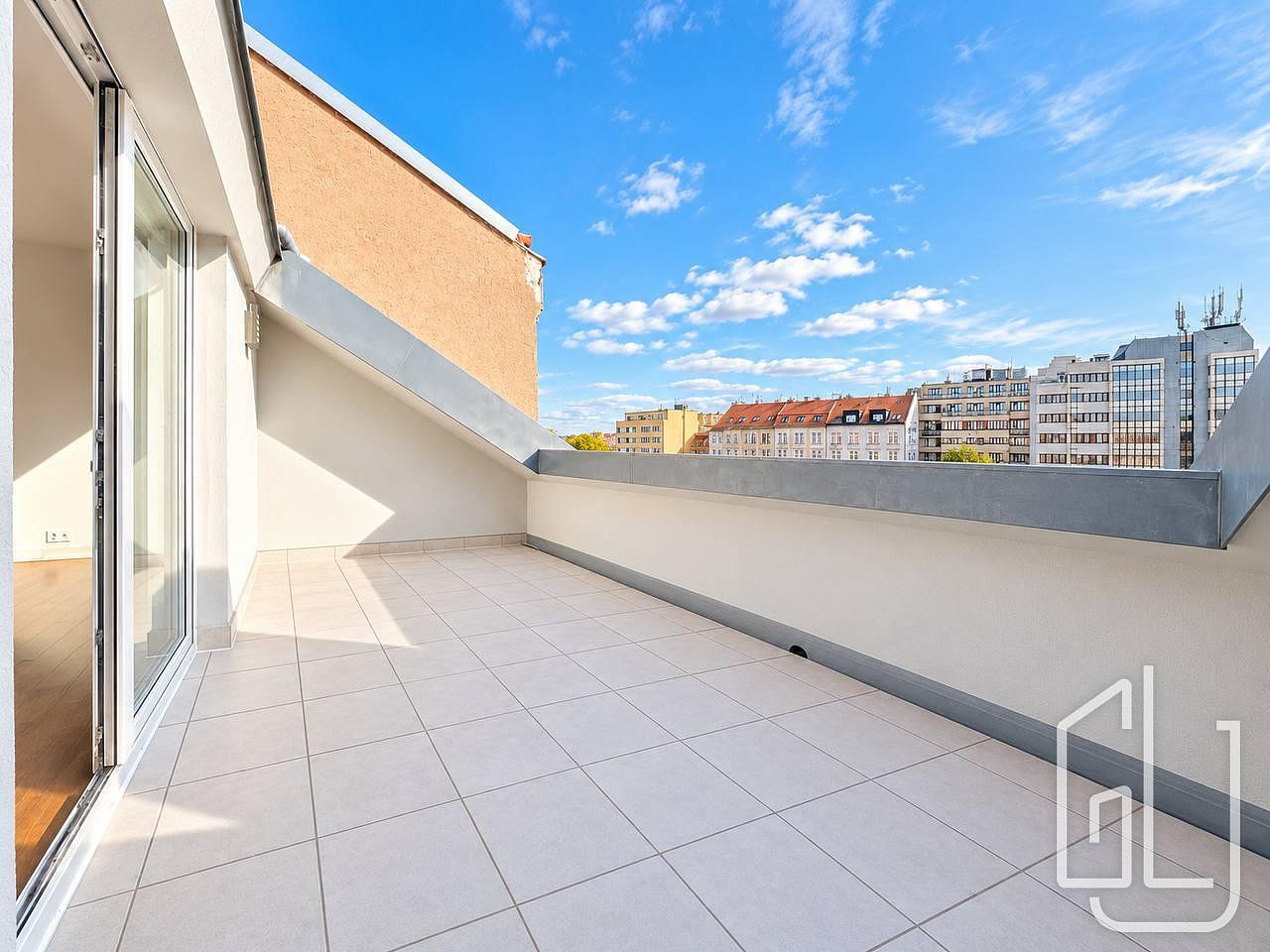 Pronájem bytu 3+kk 76 m² – fotografie 3