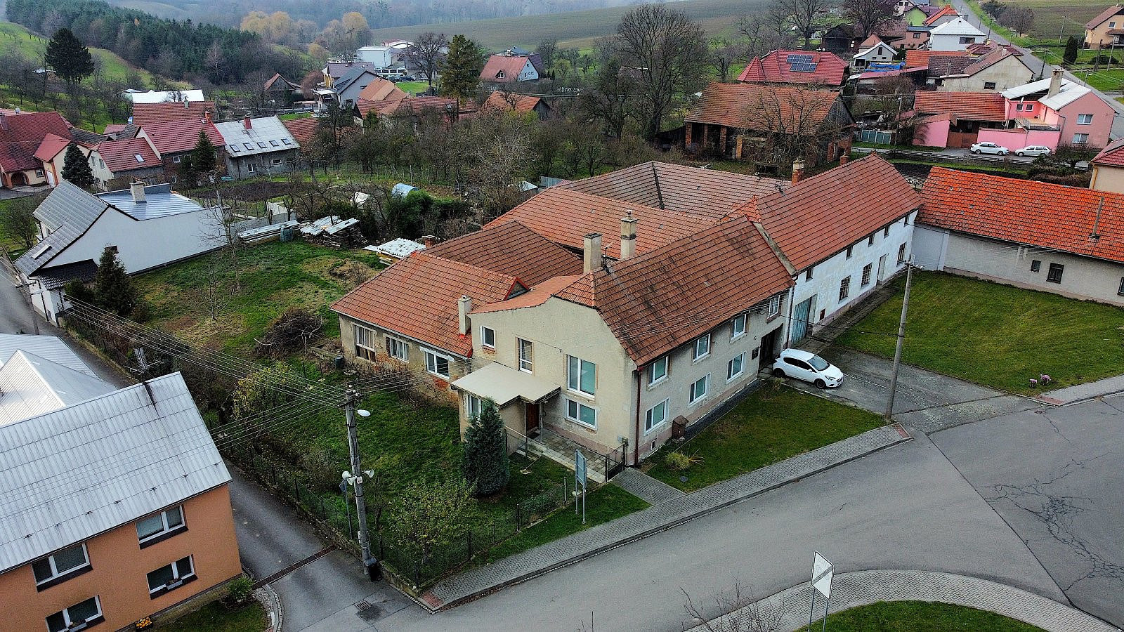 Prodej domu 228 m² s pozemkem 1 326 m² — photo 2