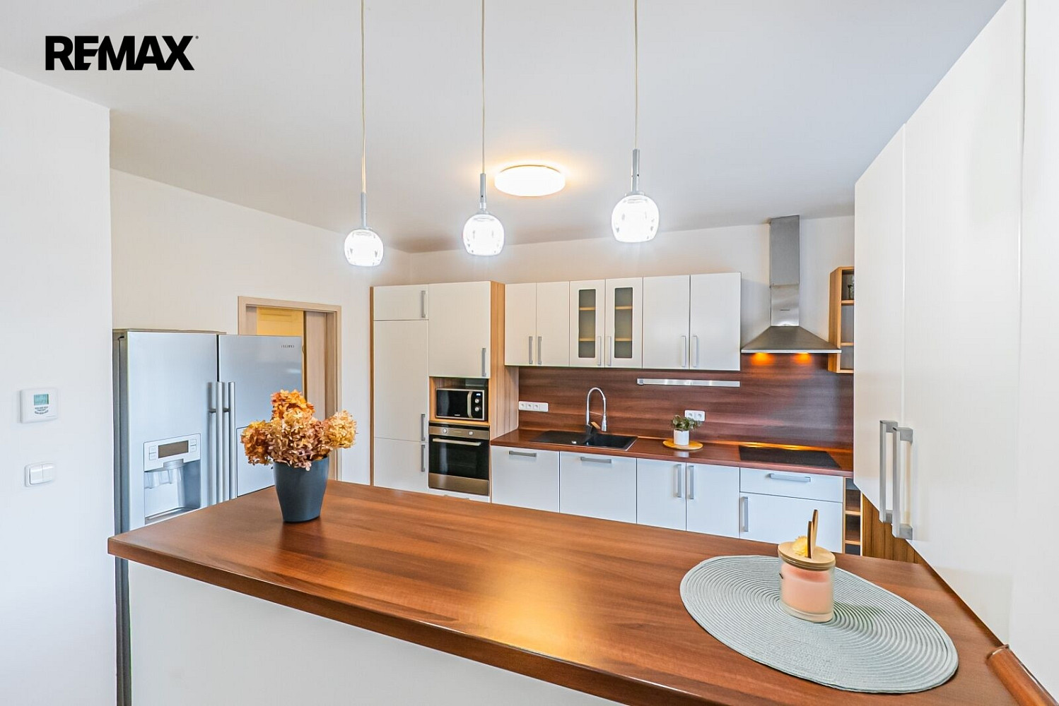 Pronájem bytu 3+kk 88 m² – fotografie 2