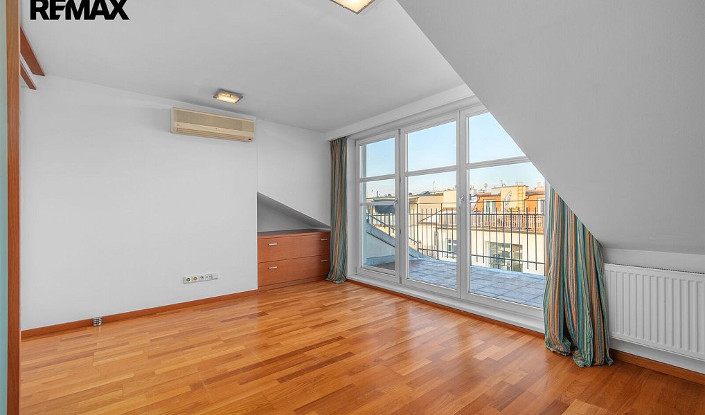 Prodej bytu 3+kk 107 m², Praha – náhled fotky 33