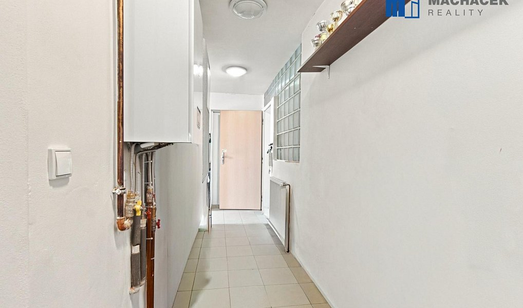 Prodej domu 350 m² s pozemkem 207 m², Dubí – náhled fotky 32