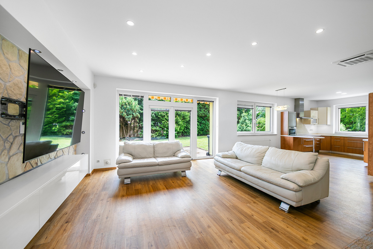 Prodej domu 213 m² s pozemkem 839 m²