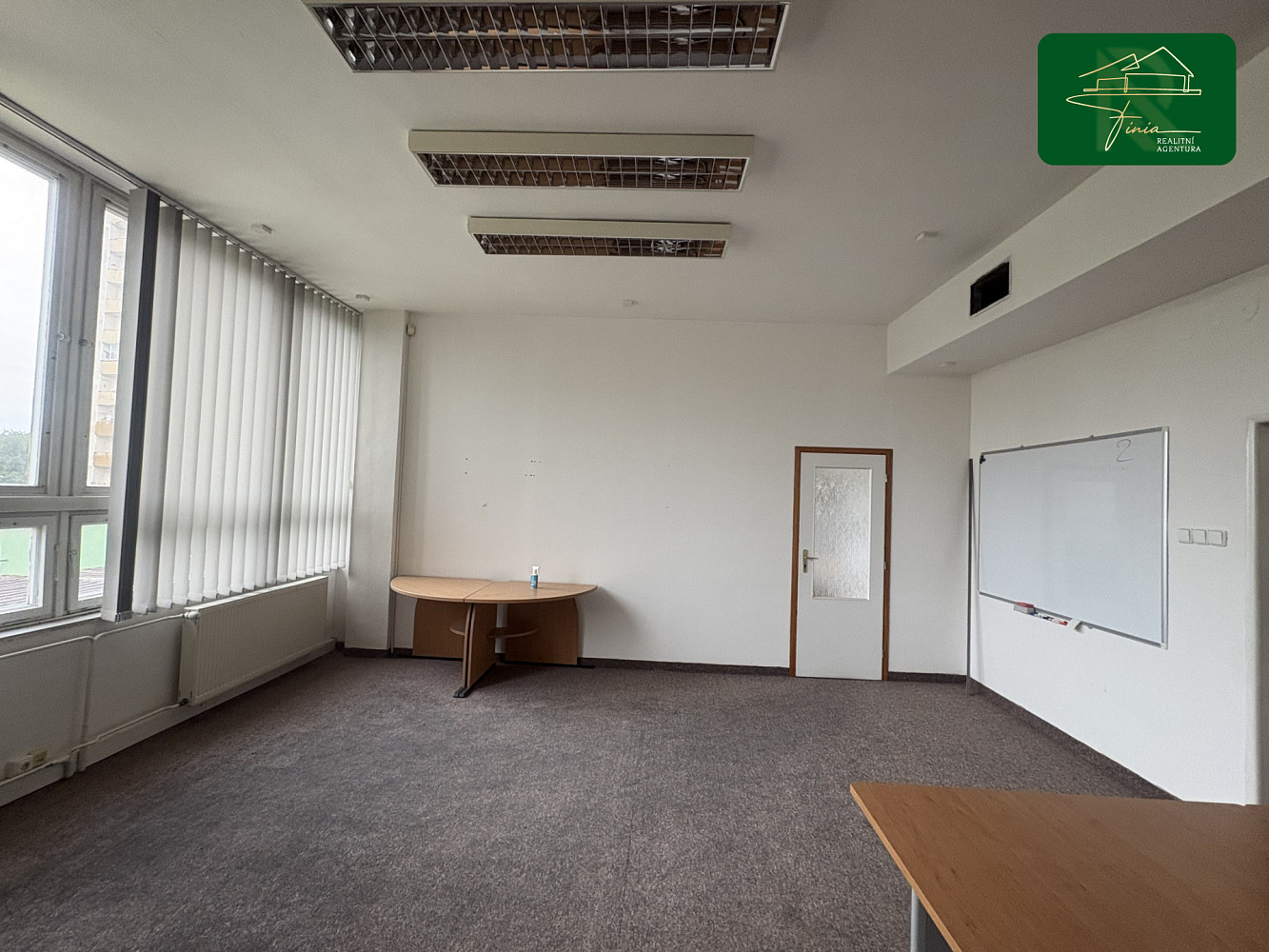 Pronájem kanceláře 1 722 m² – fotografie 4