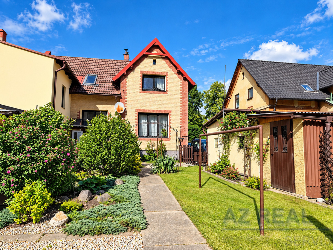 Prodej domu 210 m² s pozemkem 284 m²