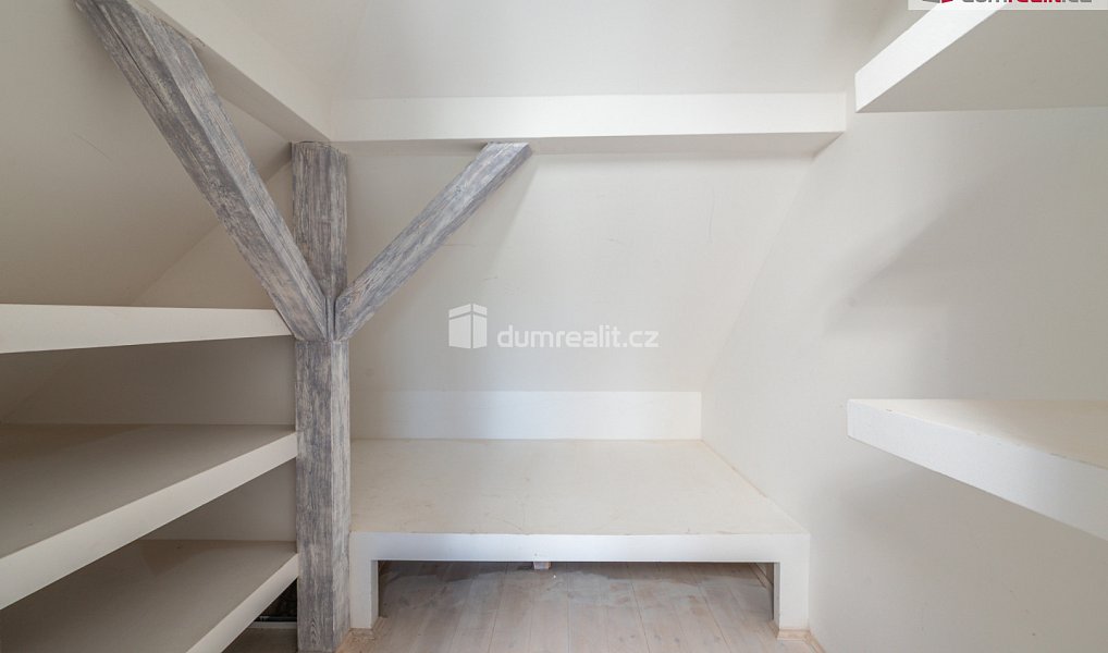 Prodej domu 300 m² s pozemkem 888 m², Sadov – náhled fotky 11