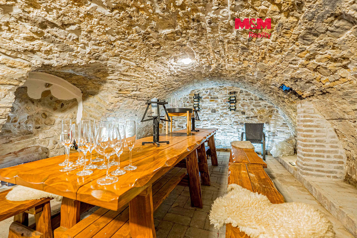 Prodej restaurace 350 m²