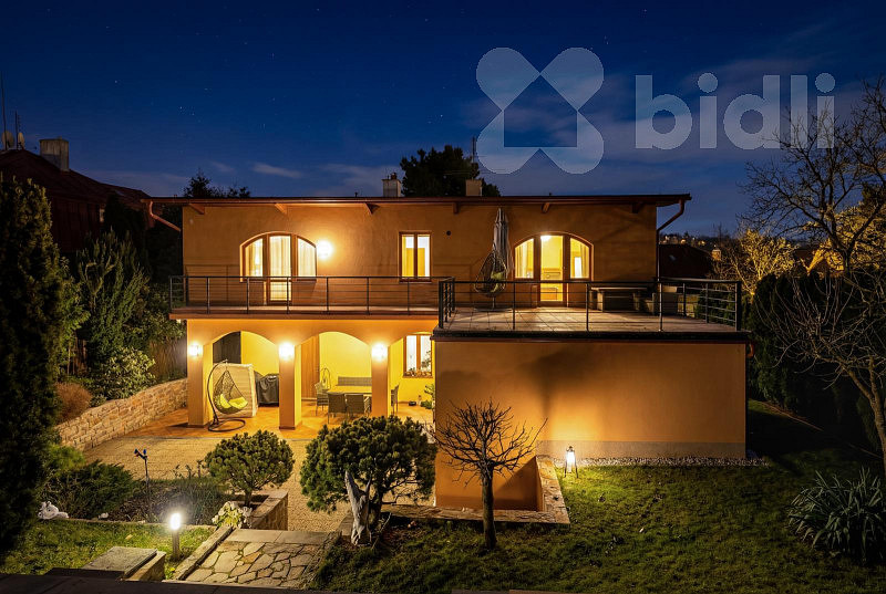 Prodej domu 350 m² s pozemkem 1 033 m² — photo 2