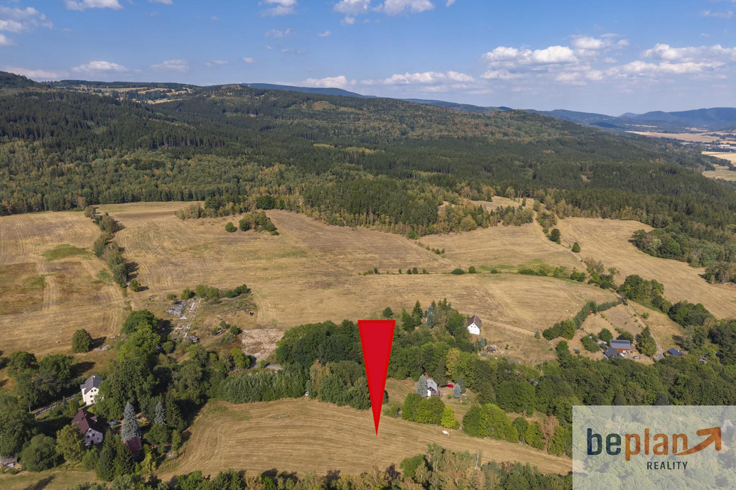 Prodej stavebního pozemku 1 032 m² – fotografie 4