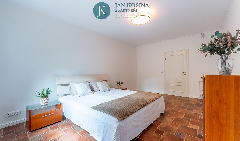Prodej domu 236 m² s pozemkem 921 m², Mirošovice – náhled fotky 26