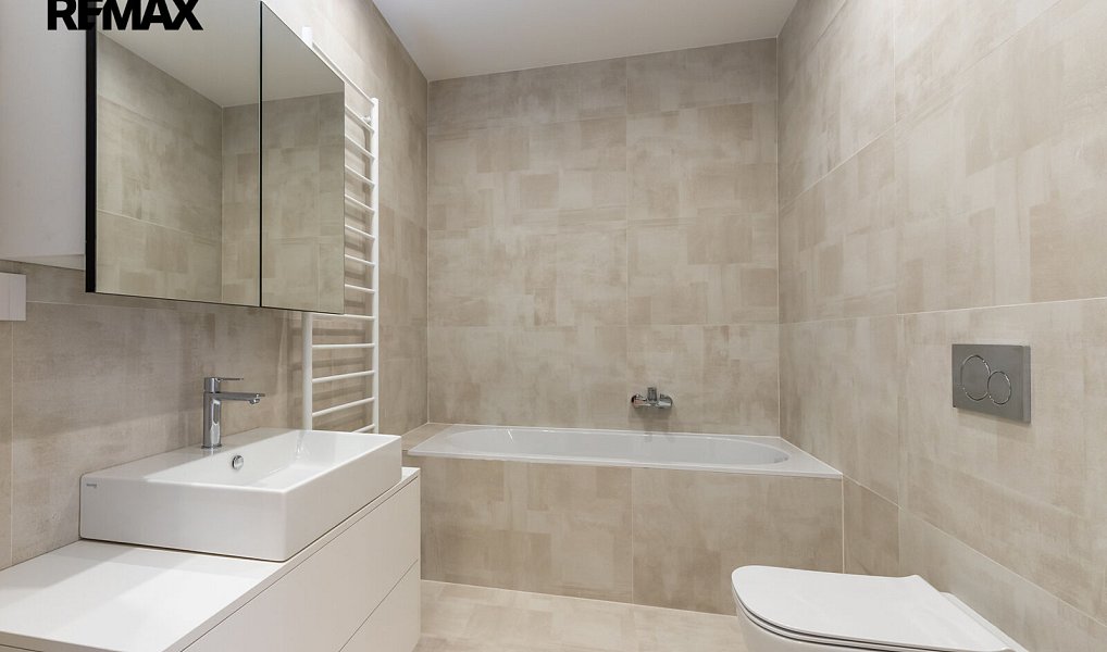 Pronájem bytu 4+kk 130 m², Praha – náhled fotky 16