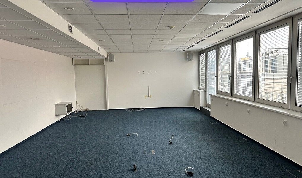 Pronájem kanceláře 1 121 m², Praha – náhled fotky 16