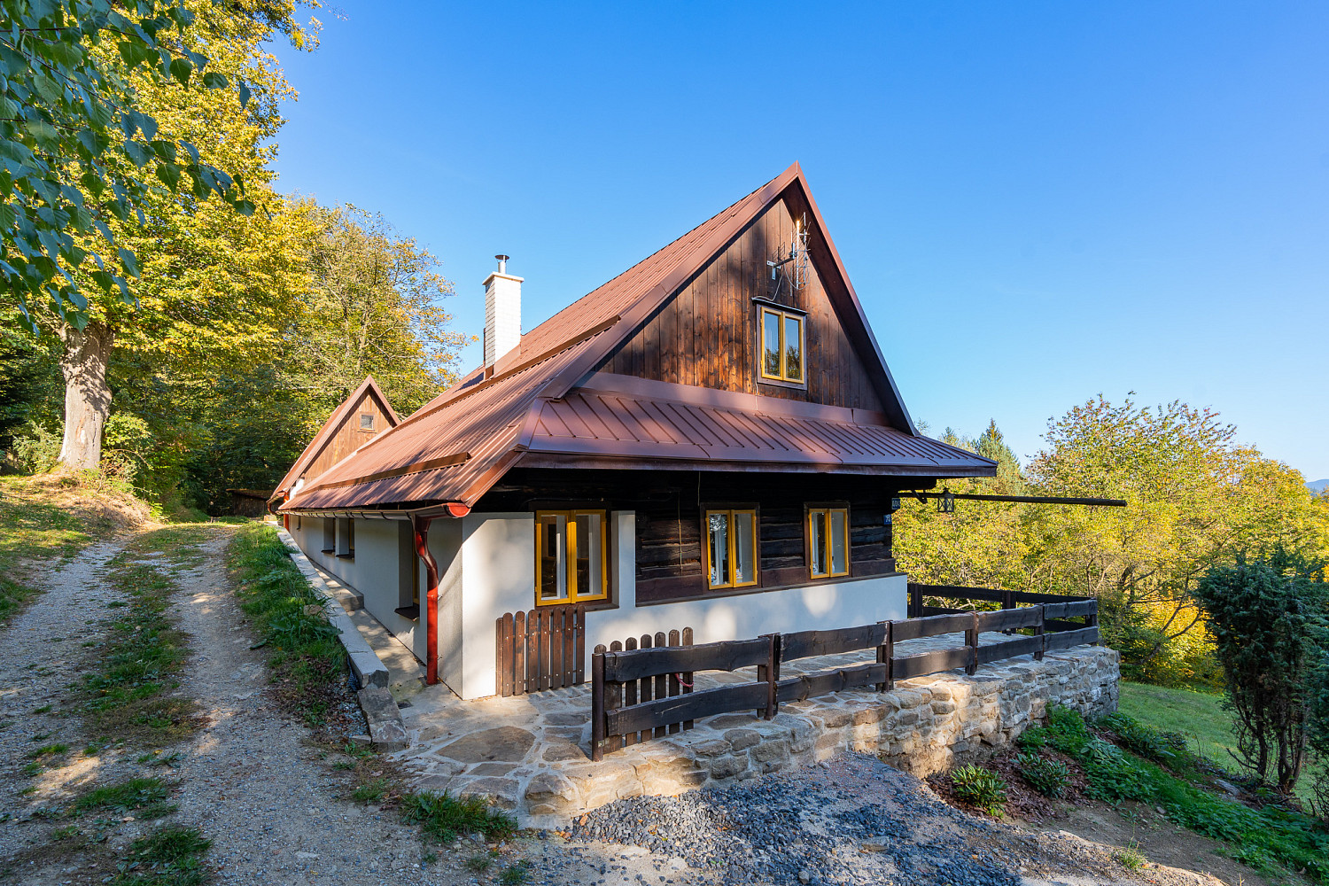Pronájem chalupy 100 m² s pozemkem 10 000 m²