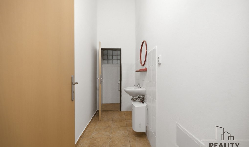 Pronájem obchodních prostor 230 m², Pardubice – náhled fotky 11