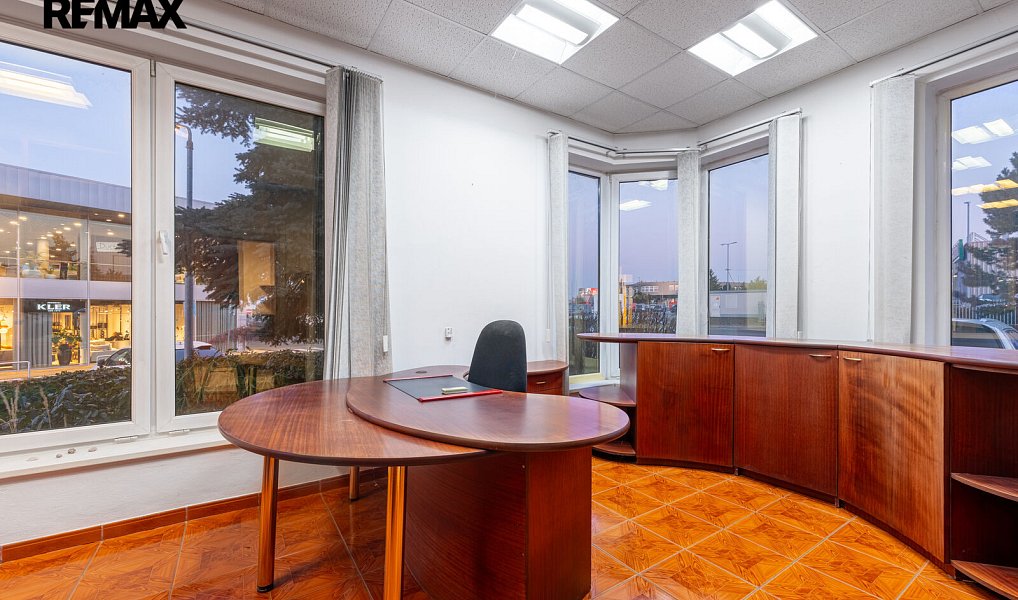 Pronájem obchodních prostor 457 m², Průhonice – náhled fotky 14