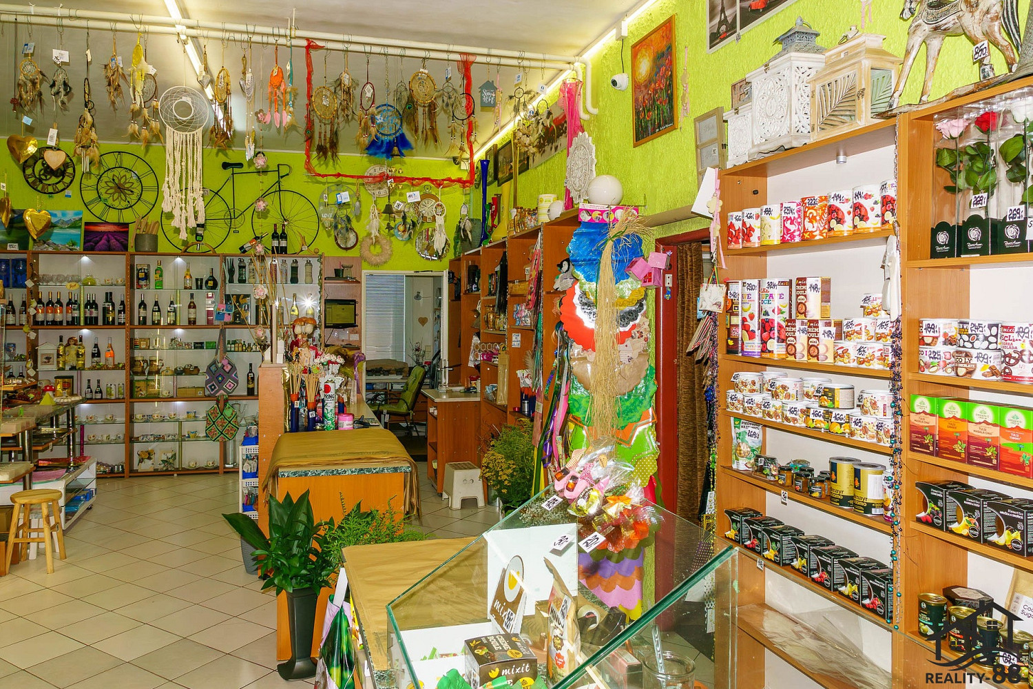 Prodej obchodních prostor 100 m² – pohled 2