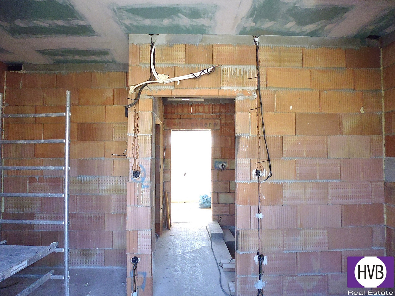 Prodej domu 250 m² s pozemkem 569 m² — photo 2