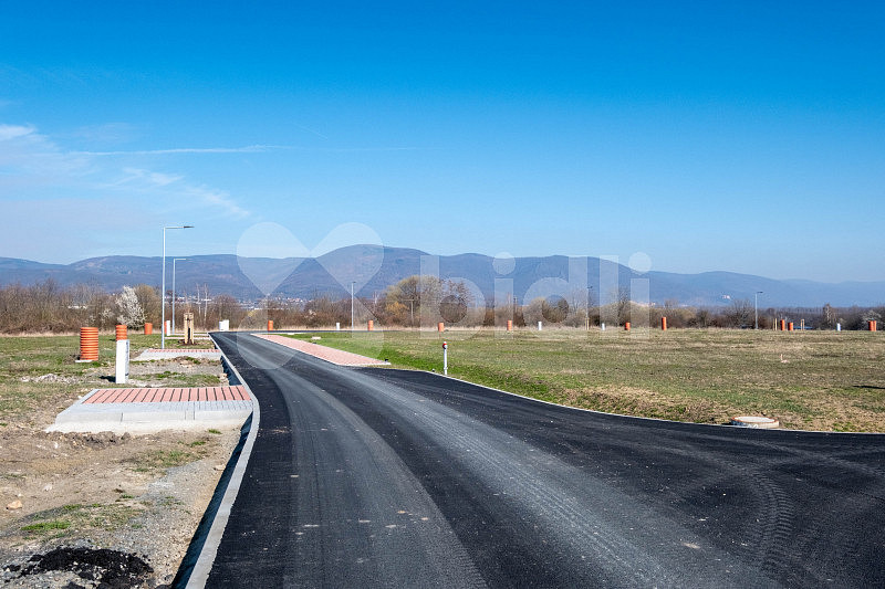 Prodej stavebního pozemku 954 m² – fotografie 2