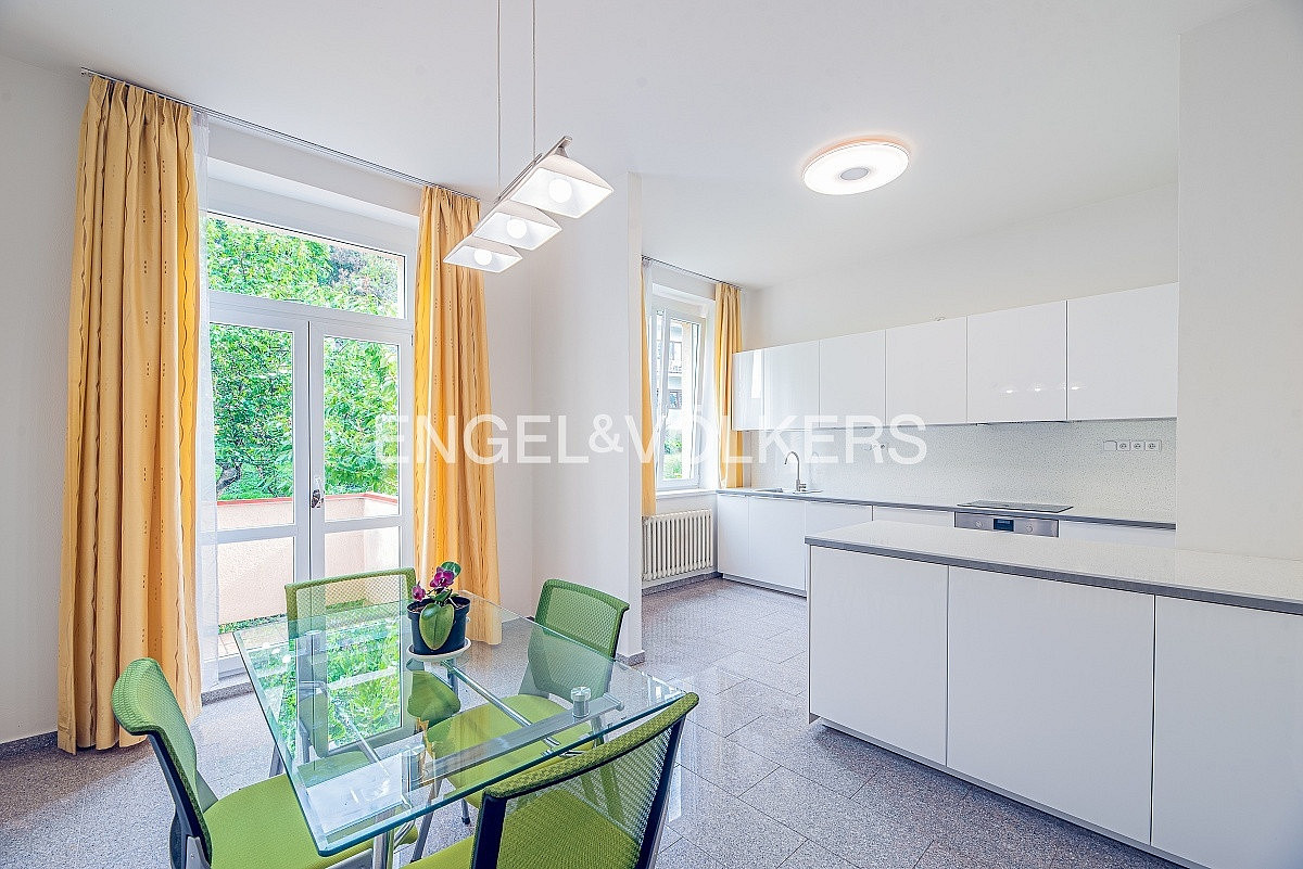 Pronájem bytu 4+1 149 m²