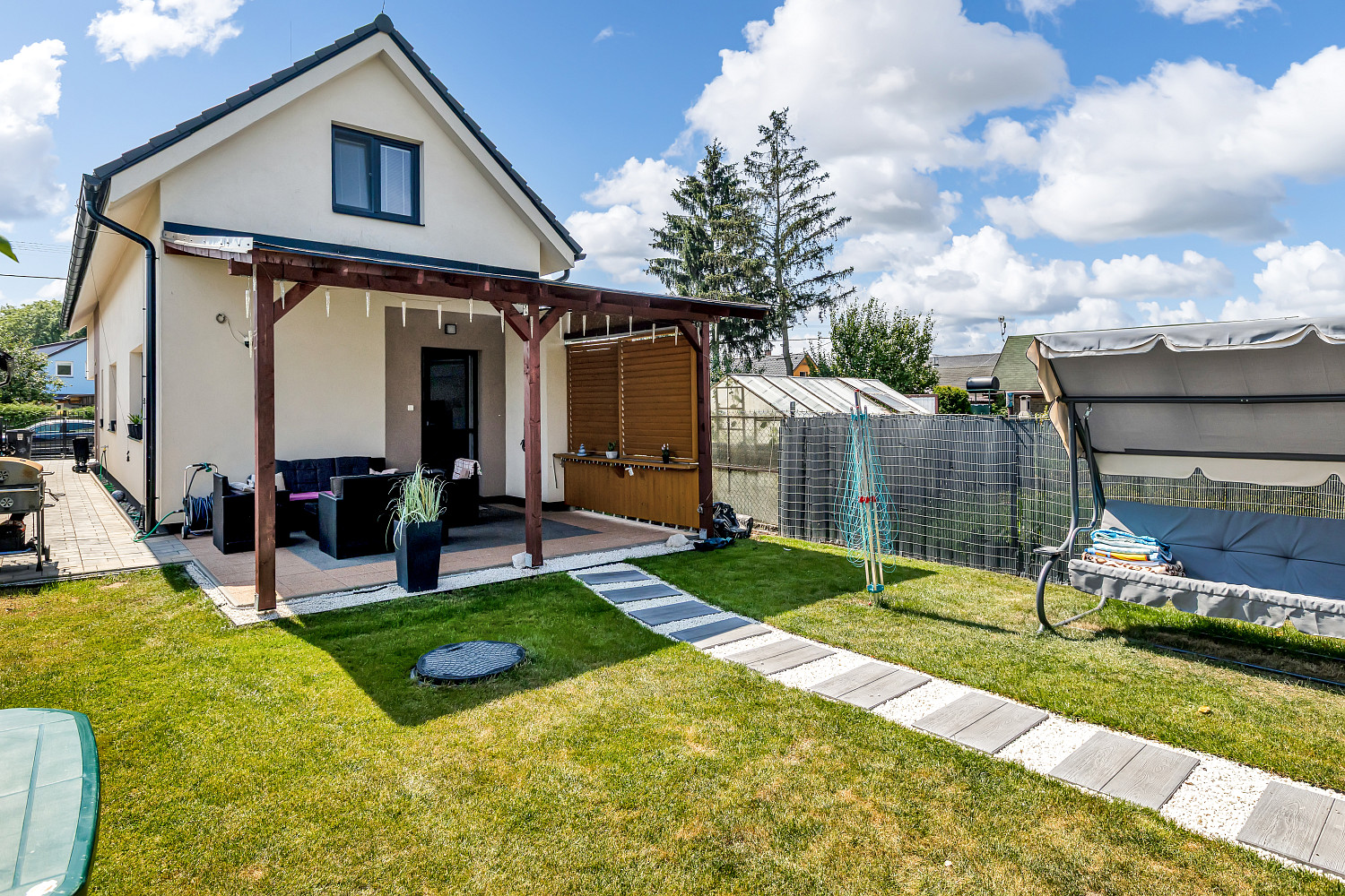 Prodej domu 150 m² s pozemkem 437 m² – fotografie 2
