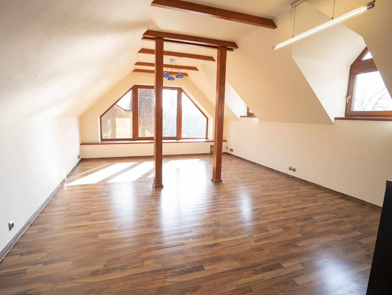 Pronájem bytu 1+kk 84 m²