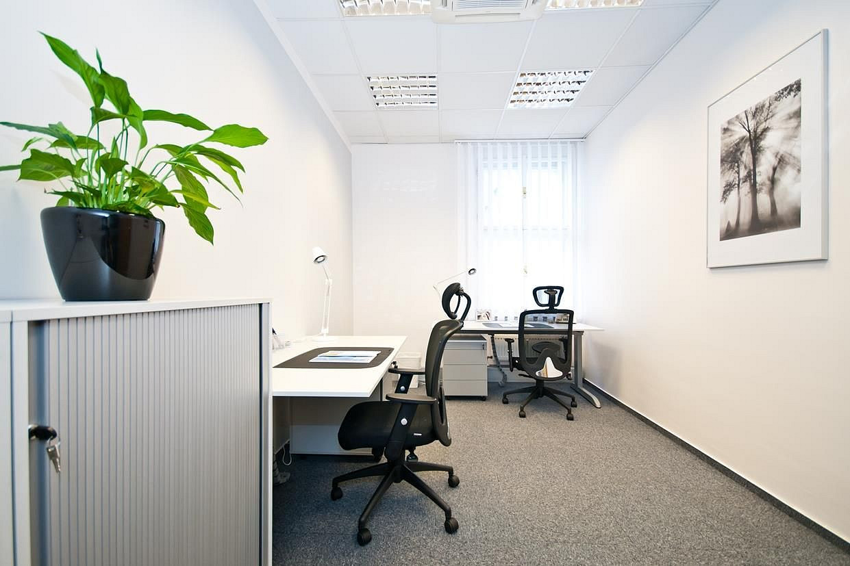 Pronájem kanceláře 666 m²