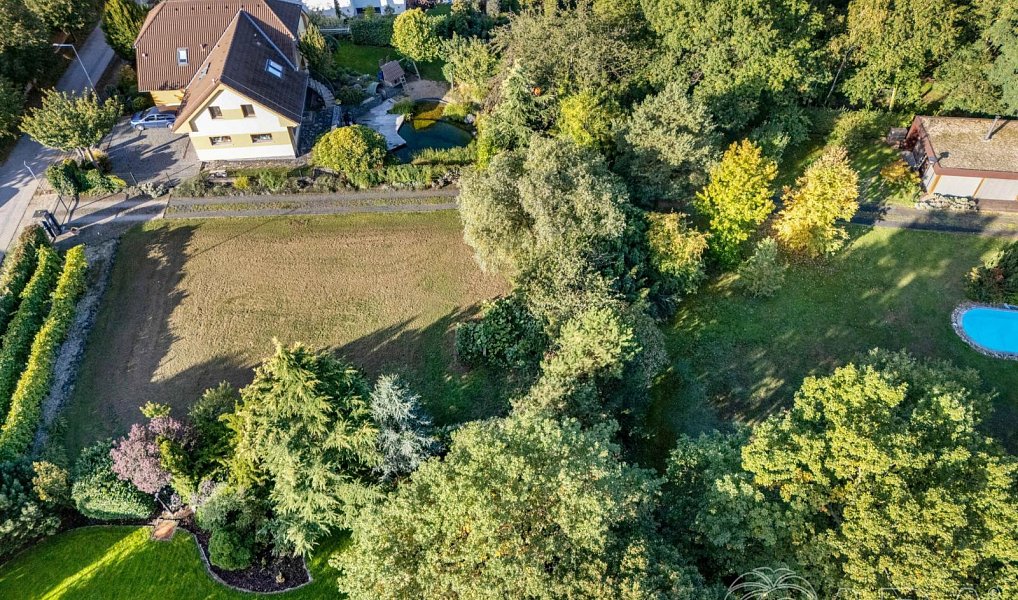 Prodej stavebního pozemku 2 115 m², Husinec – náhled fotky 18