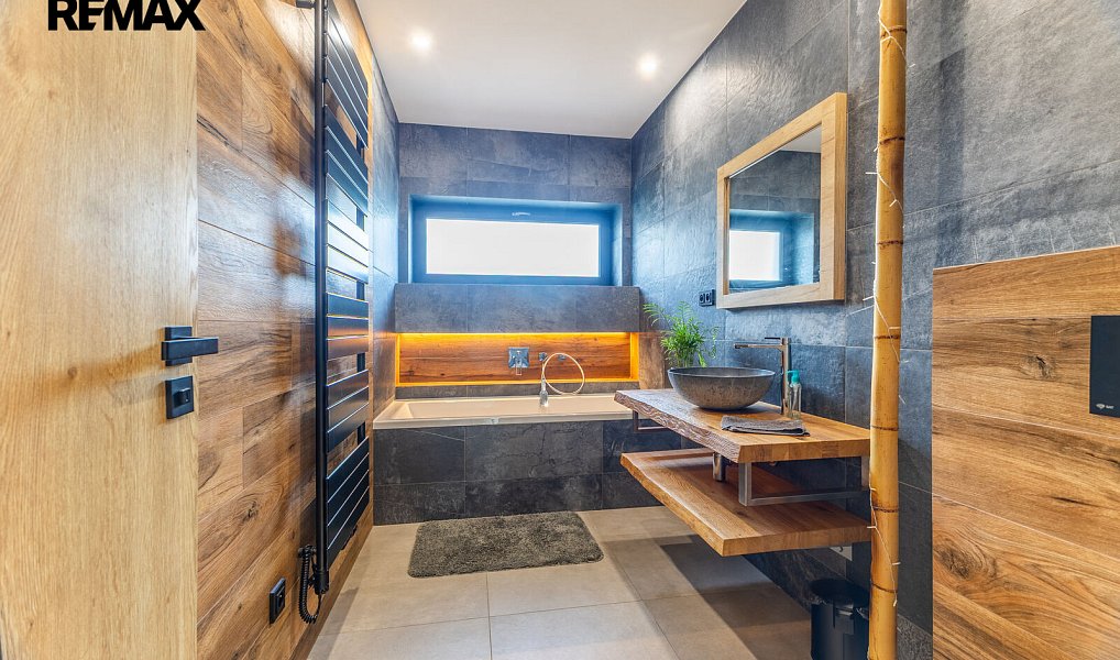 Prodej domu 180 m² s pozemkem 918 m², Černuc – náhled fotky 4
