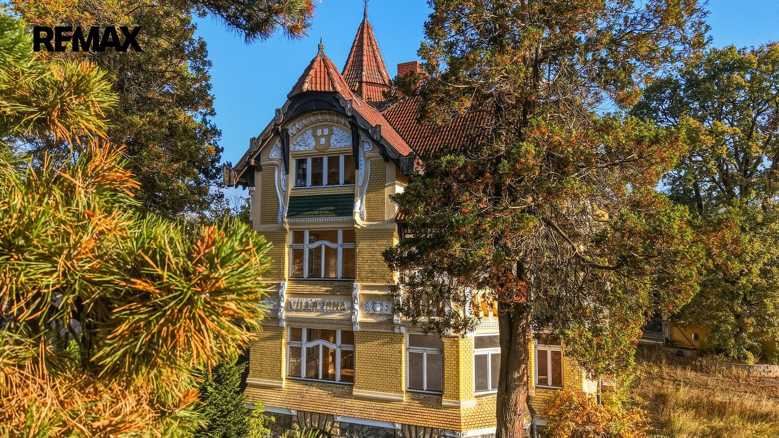 Prodej domu 677 m² s pozemkem 3 490 m²