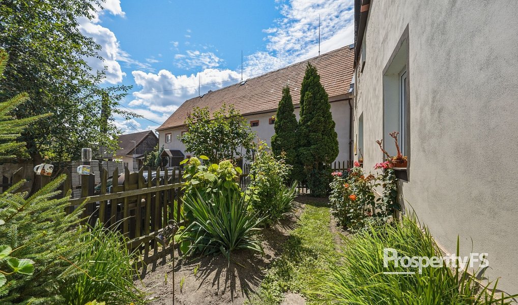 Prodej domu 318 m² s pozemkem 1 081 m², Liběšice – náhled fotky 15