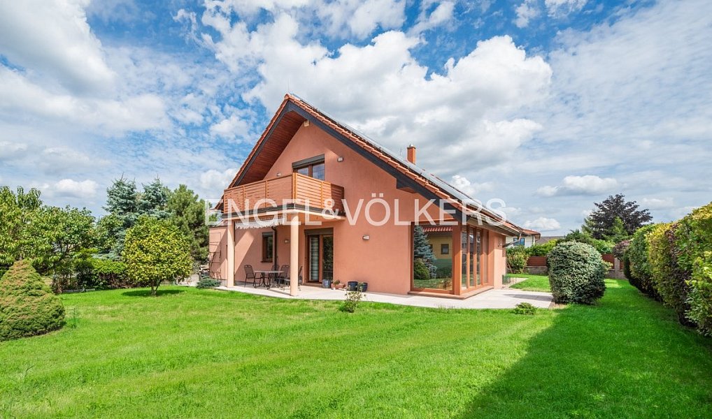 Prodej domu 270 m² s pozemkem 822 m², Praha – fotka 1 z 21