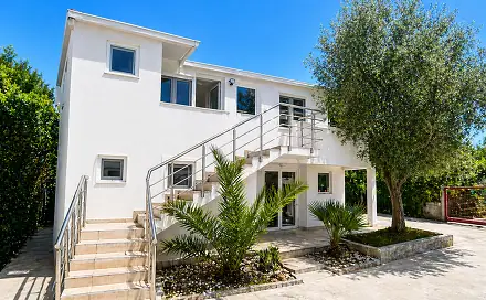 Prodej vily 88 m² s pozemkem 200 m², Kruje, bar, Černá Hora