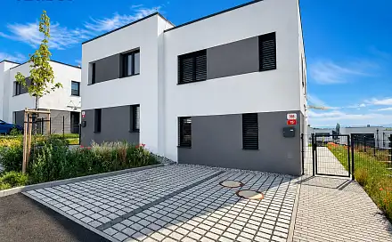 Prodej domu 140 m² s pozemkem 370 m², Nad Dvorem, Plzeň - Litice