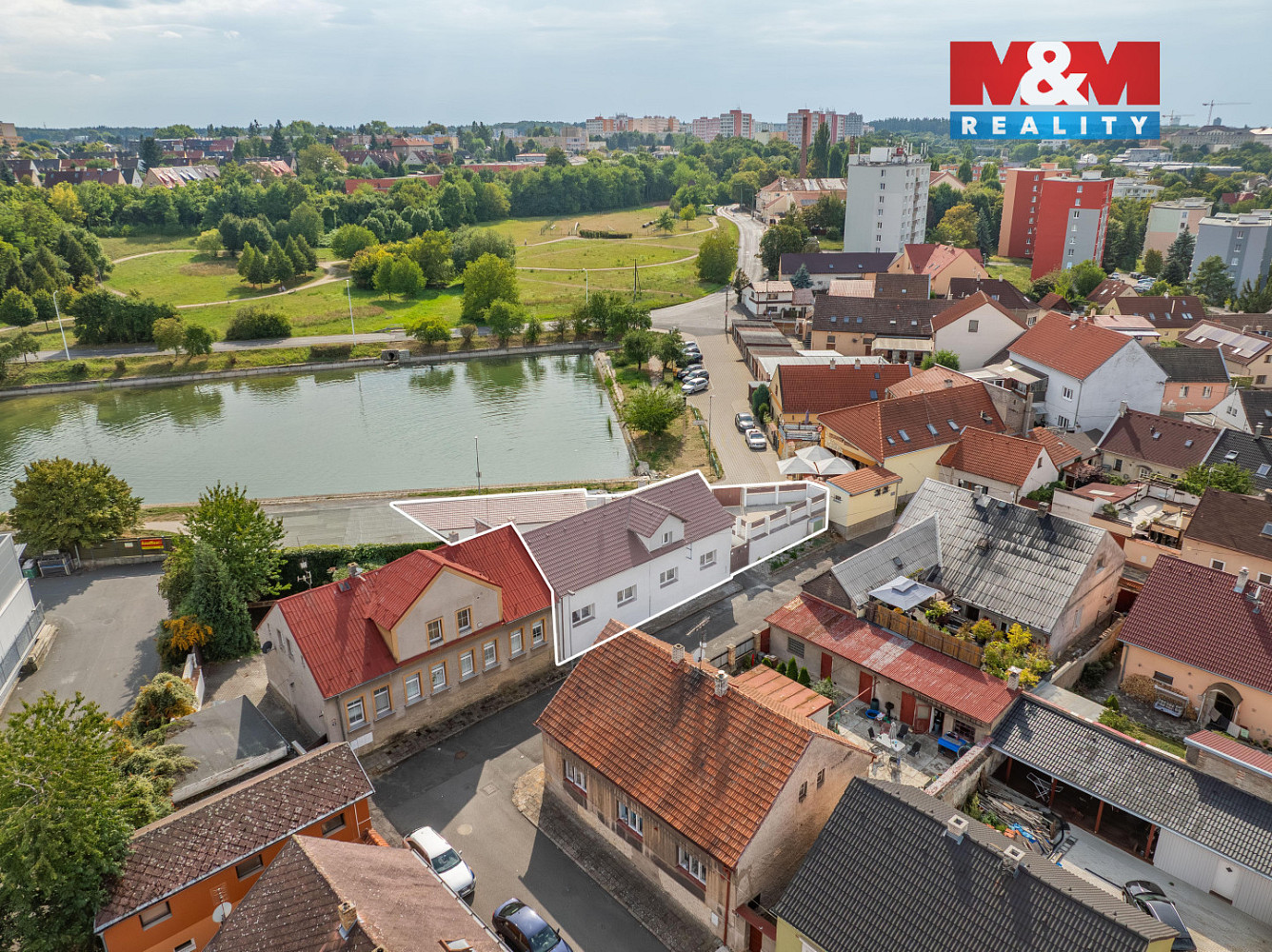 Prodej nájemního domu, činžáku 121 m² — photo 2